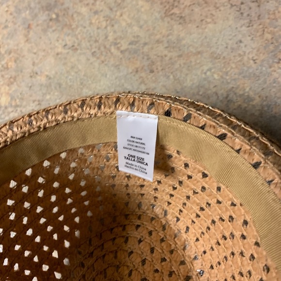 Hat - Picture 2 of 3